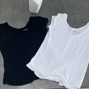 2 Pack Black+White V Neck Tees